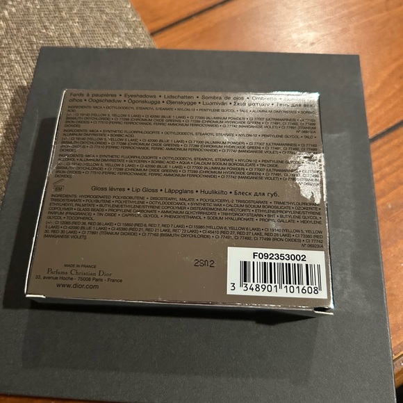 Dior Golden Jungle Eyeshadow and Lip Gloss Palette. This limited edition - Picture 6 of 6